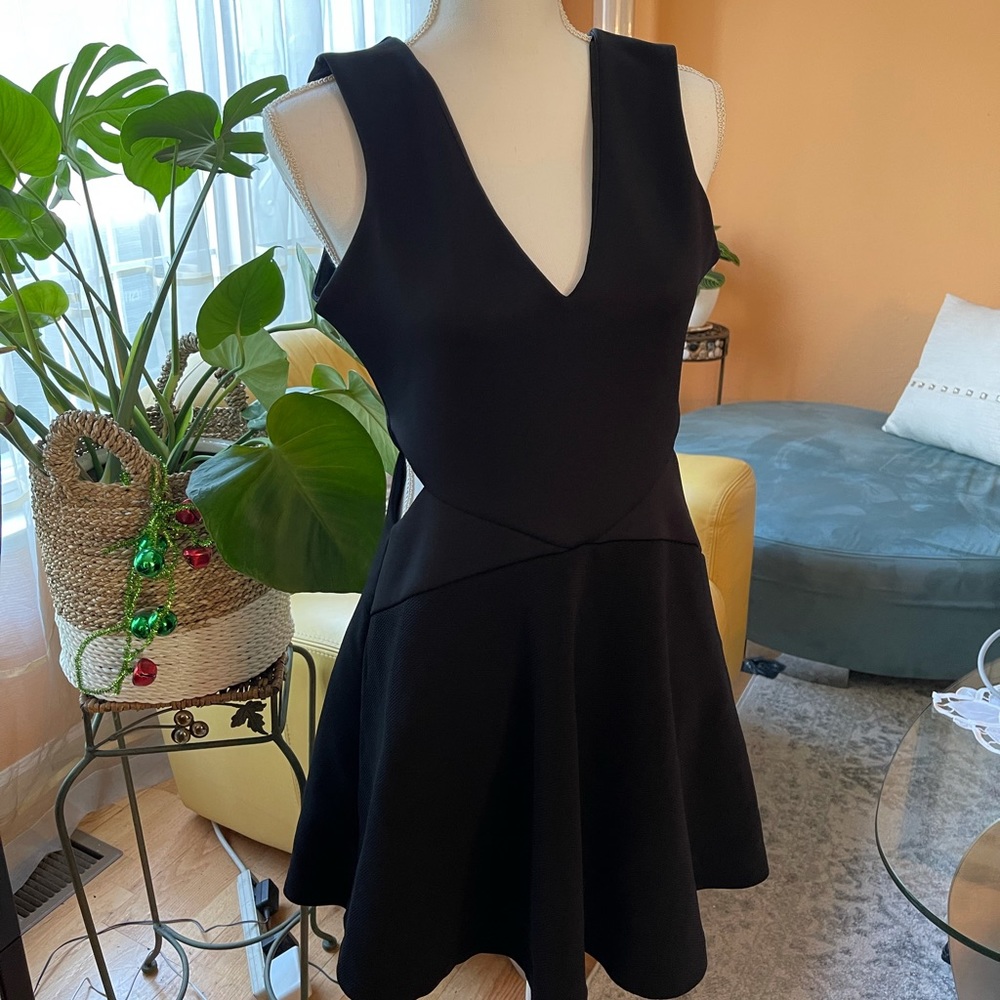 TOPSHOP SIDE CUTOUT SEXY BLACK PARTY DRESS